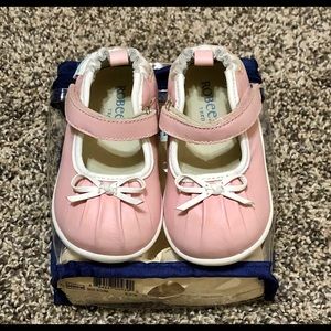 NEW Robeez Petite Bow Mary Jane Leather Shoes